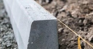 Установка бордюров для тротуарной плитки в Волжском - цена от 810 руб.