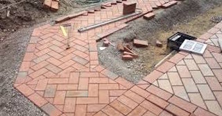 Укладка тротуарной плитки в Волжском в октябре