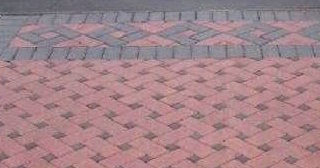 Укладка тротуарной плитки на старое бетонное основание в Волжском в октябре