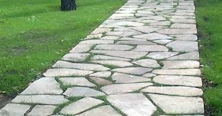 Профессиональная укладка камня на дорожки в Волжском в октябре
