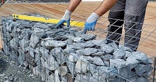 Устройство подпорной стенки из габионов в Волжском в октябре